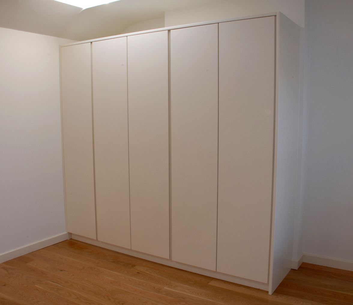 Profile handle Wardrobes